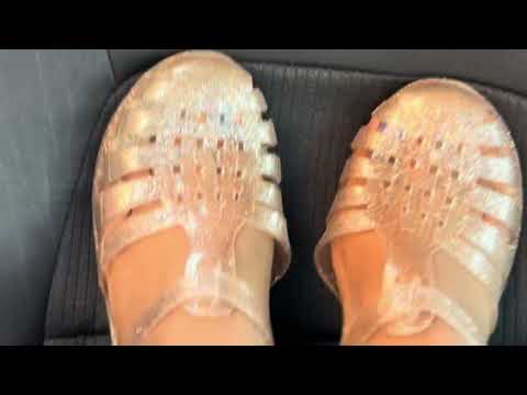 ASMR/ Messing around in the car with my jellies regular and slow motion 😇😴￼