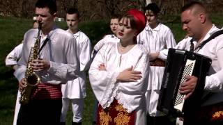 Paula Pasca&Ionut Guver - Maica mea cu suflet bland 2012 chords