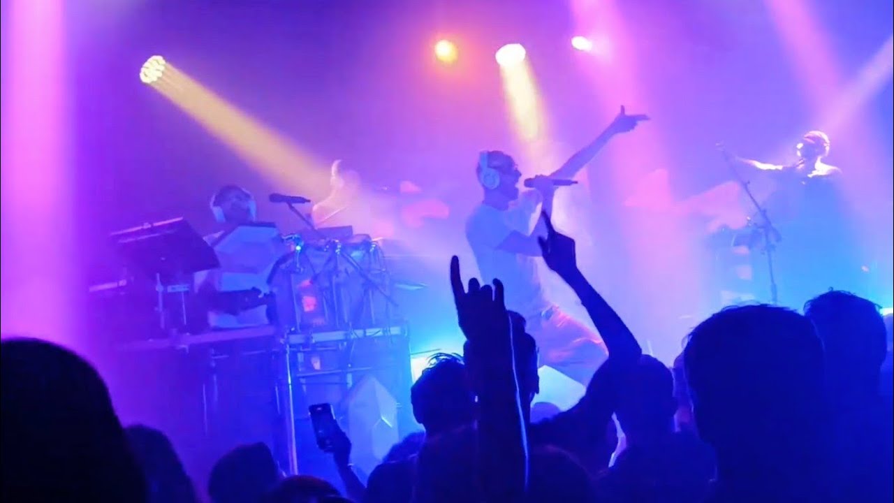 El Momento y Prometo no olvidar de LCA en Sala Ochoymedio/But el 28/11/2025.