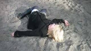 Alise På Gyngen / Jackass
