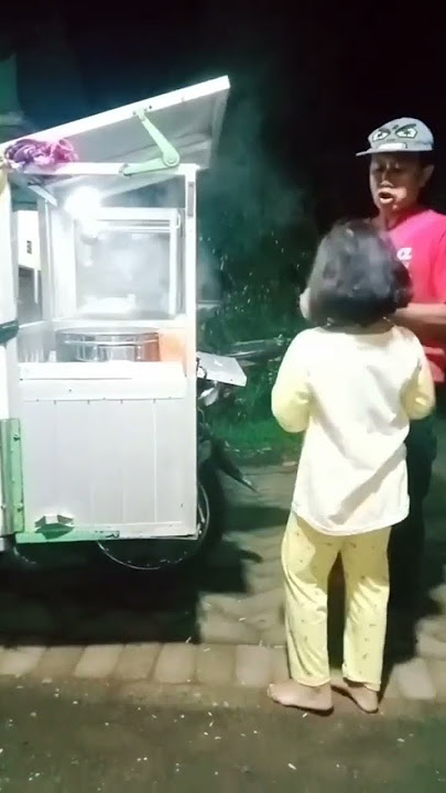 tukang bakso marah, sama anak kecil, km nanya'.?😃😃😃