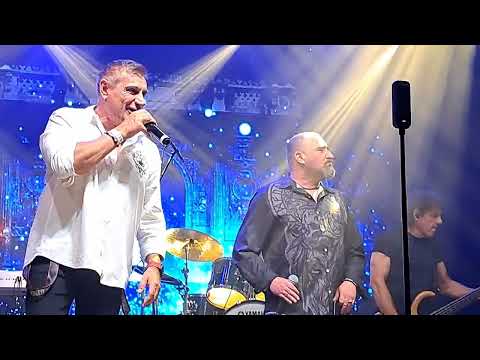 Triász ft. Irigy Hónaljmirigy: Kérdések - Ambrus Zoli Emlékest, 2026.05.31.