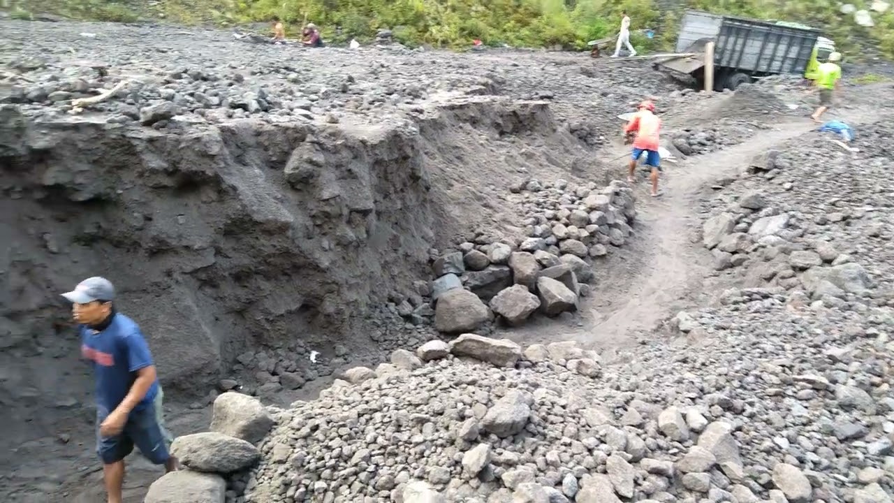 Merapi Lava Material is very thick and speacial