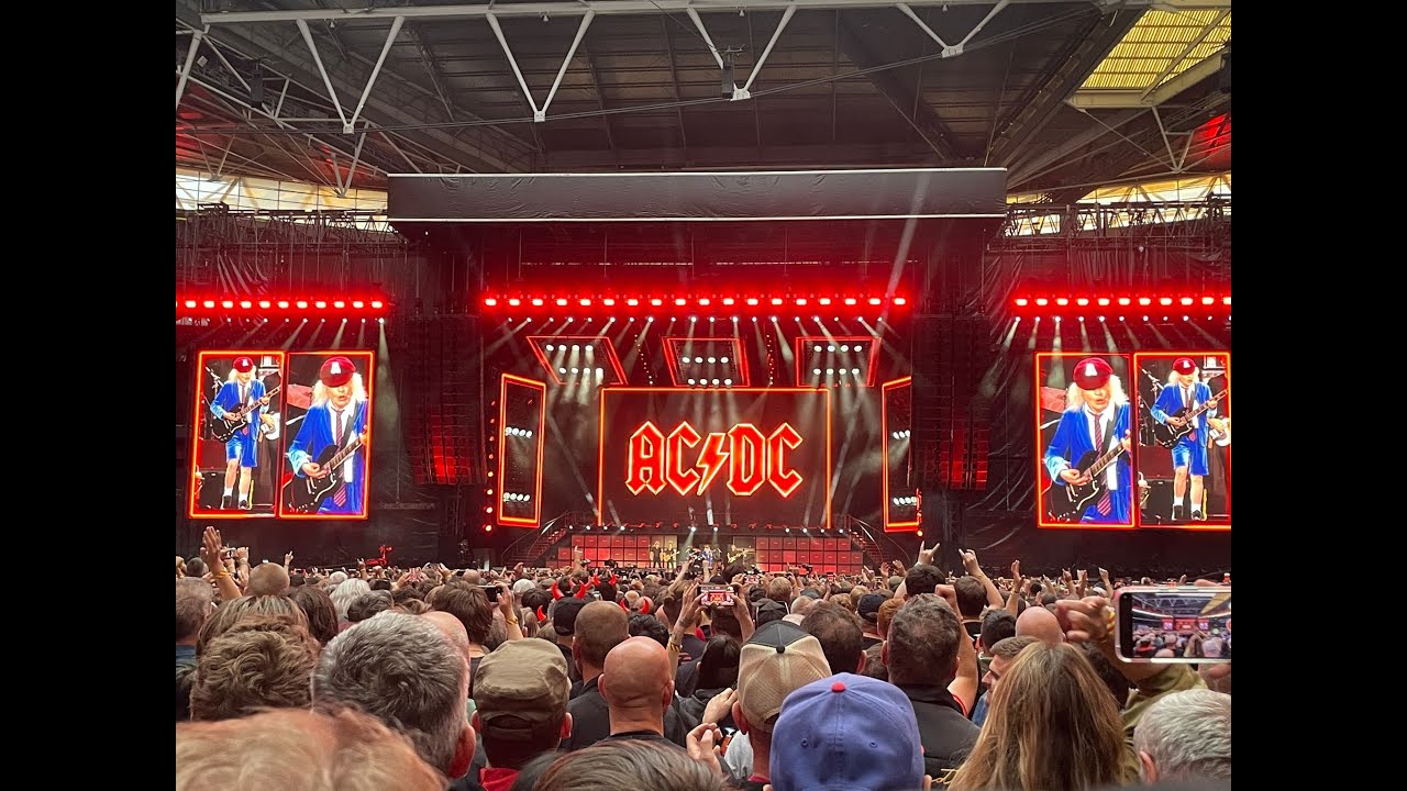 AC/DC - Wembley 2024 London- For those about to rock 🫡 - YouTube