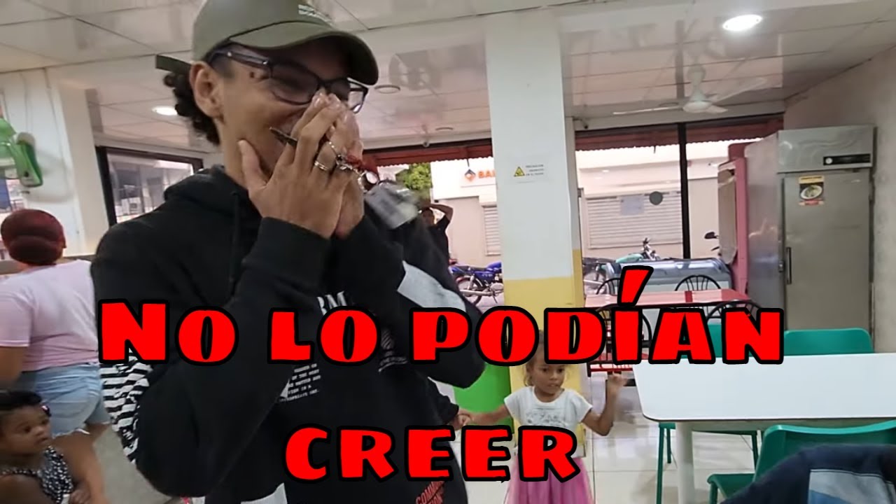 ⁣Nos encontramos a unos suscriptores y no podían creer que éramos nosotros. Probamos famoso pollo