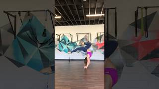 Hollow Back Handstand #backbends #handstandpractice #handstandhold #shoulderflexibility