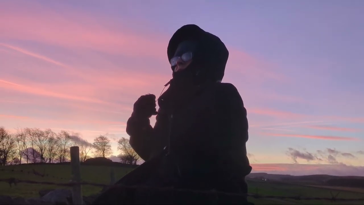 Спортзал закрыт, поэтому быстрая прогулка, чтобы показать Поко, умеренный ветер в Великобритании ...