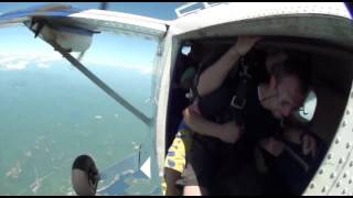Todd goes Skydiving!! - Makes a Skydive