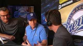 STL@MIL: Costas joins the Brewers broadcast in 8th