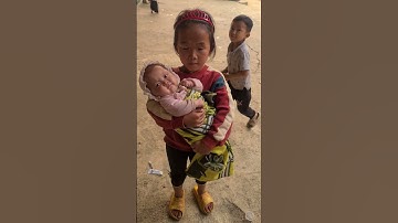 em bé vùng cao Tây Bắc