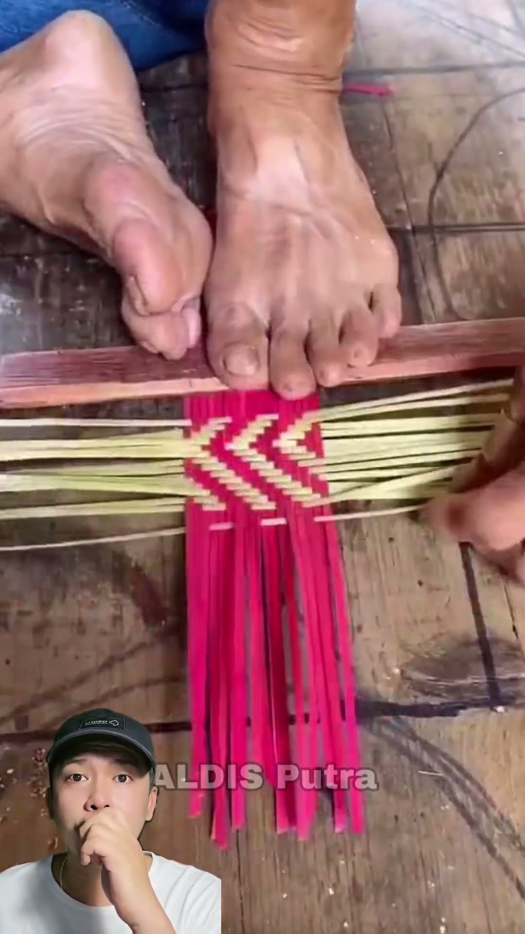 KAKEK MEMBUAT KIPAS UNTUK NENEK BIAR NGGAK KEPANASAN #shorts #dubbing #funny