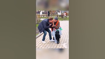 Người lao công tốt bụng khi trả lại tiền cho người đánh rơi