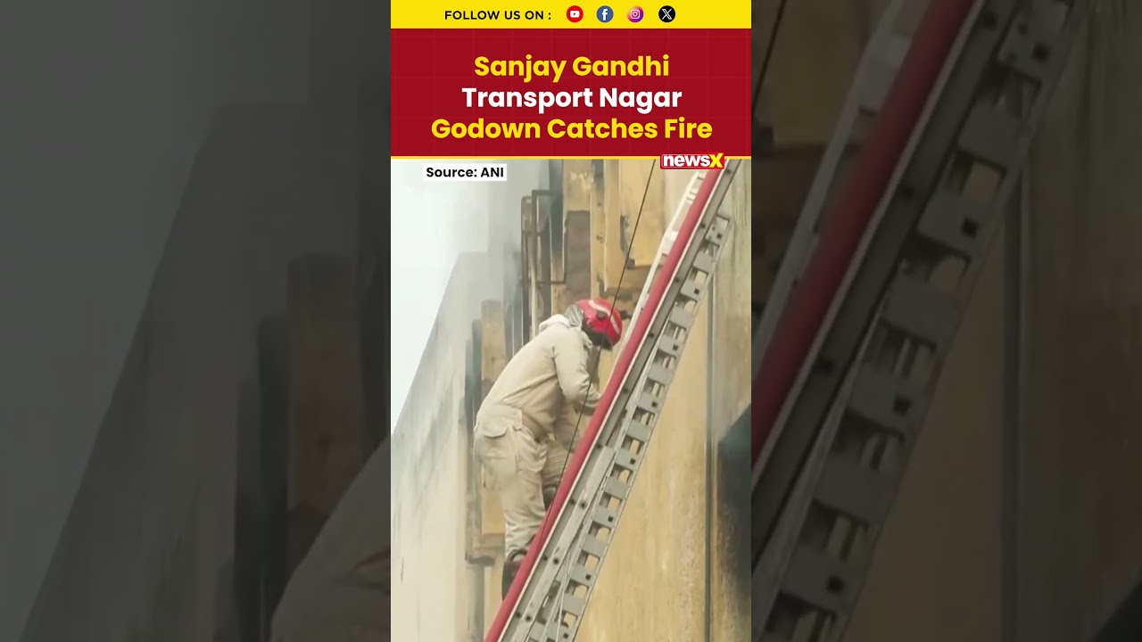 Breaking: Fire Engulfs Godown in Delhi’s Transport Nagar | Visuals