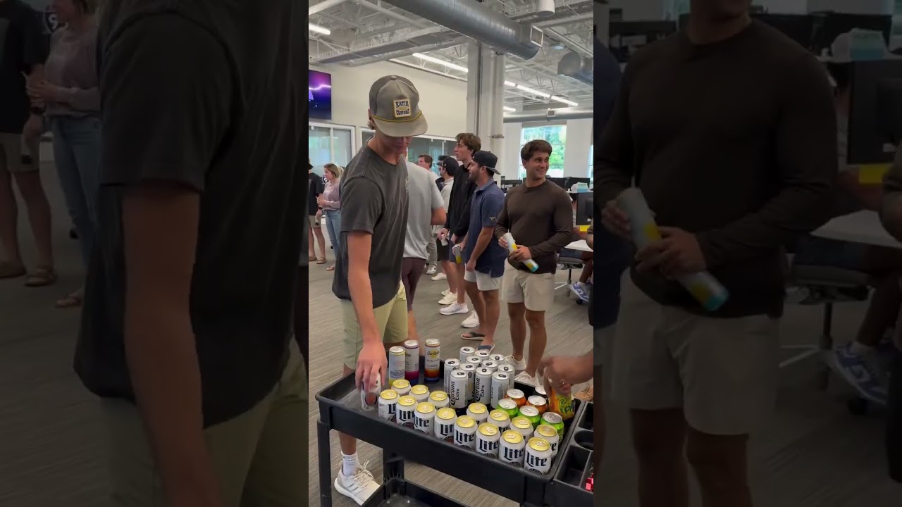 Cheers to (cold & crisp) Friday Beers!🍻🎡👏🏼 