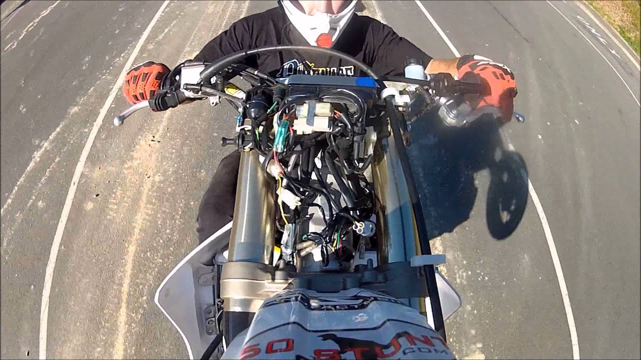 benny nelso supermoto stunt rider