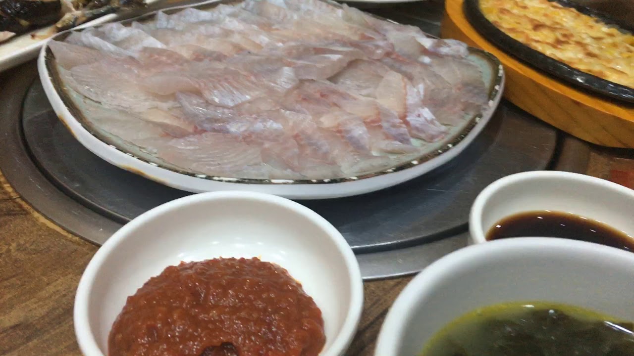 줄돔 회#소주한잔#친구#맛있네예 - YouTube