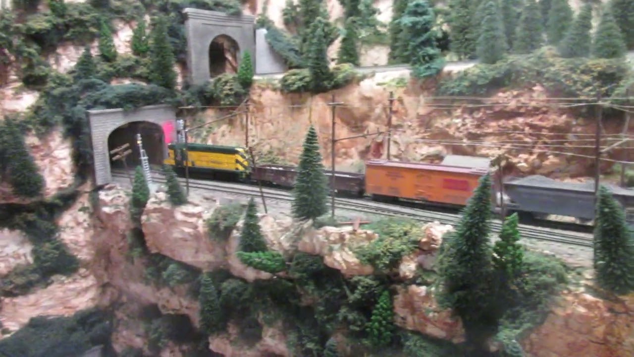 Great Northern Railway: Ben 'road testing' his C&NW GP 9 freight at Marias pass