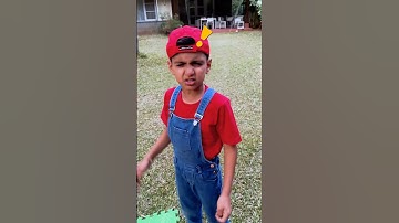 Kids Face Bugs In Picnic 🐜