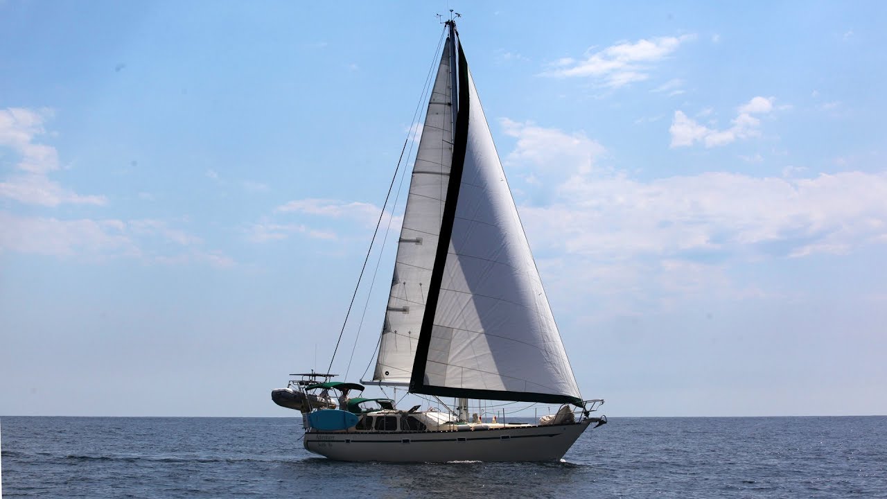 sailboat cruise liveaboard