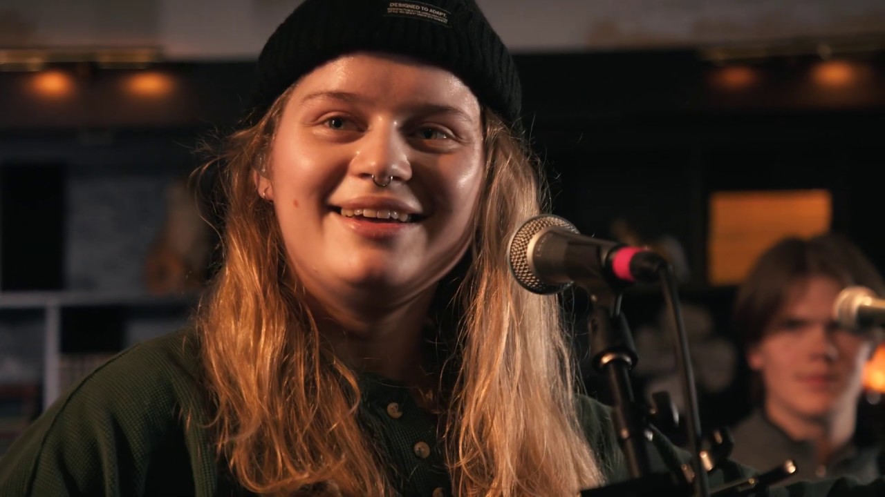 girl in - (Live on KEXP) -