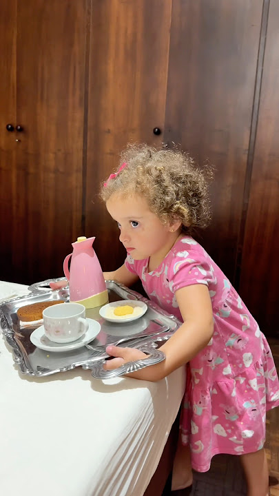 Episódio 3 - Carminha colocou algo no café da Nina ? 😱 #shorts #dublagem #avenidabrasil