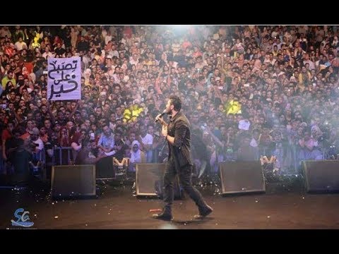 ورا الشبابيك تامر حسني واليسا   لايف