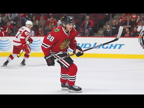 What gear does Patrick Kane use?