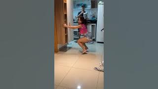 Kamylinha dançando #hytalosantos #kamylinha #shorts