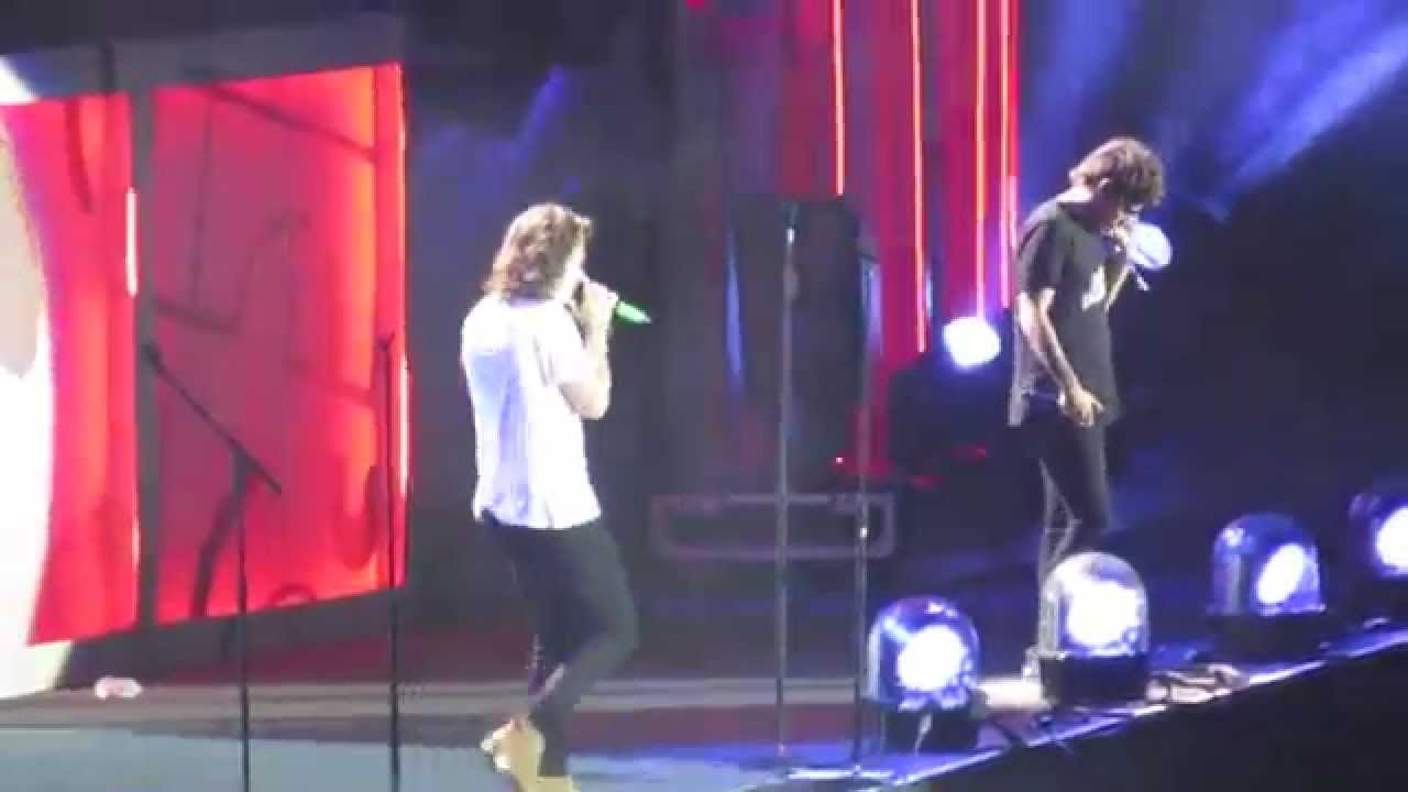 One Direction - No Control (OTRA San Diego, 7.9.15)  [Harry and Louis focused]