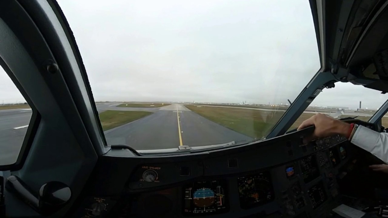 Landing Paris CDG with A330 360VR YouTube