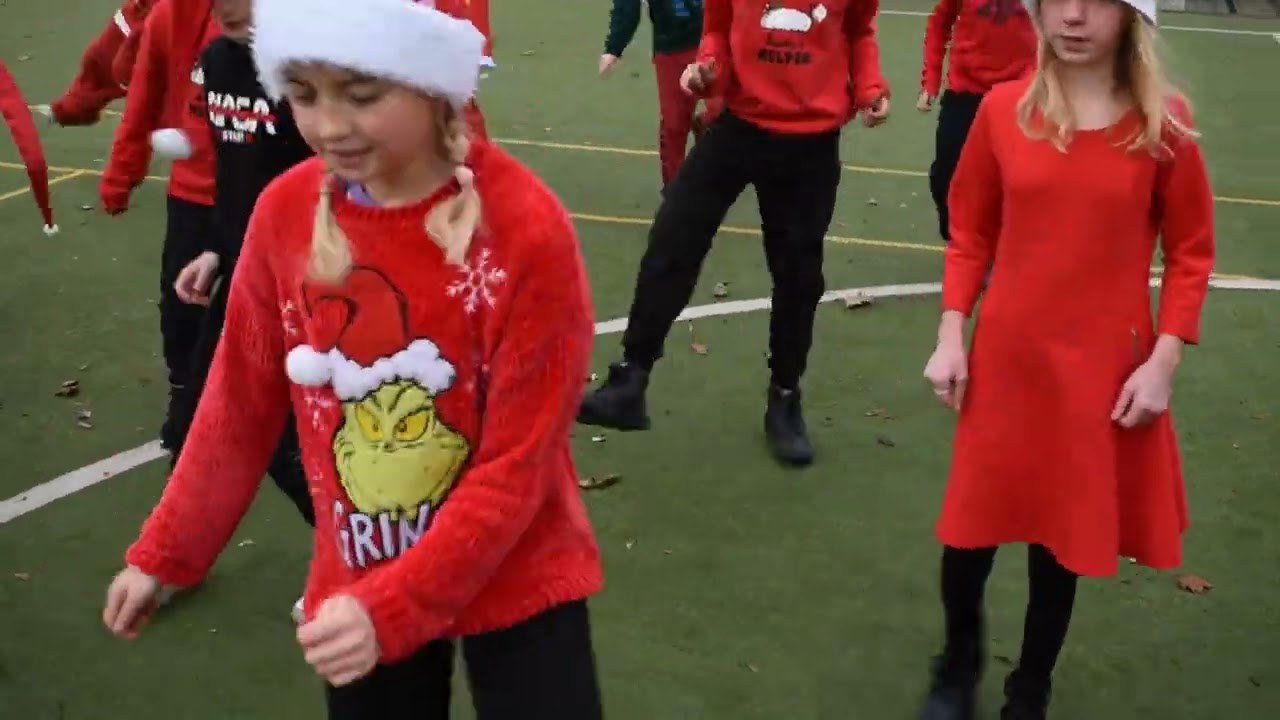 Merry Christmas Everyone (Shakin Stevens) - Klip świąteczny 2022