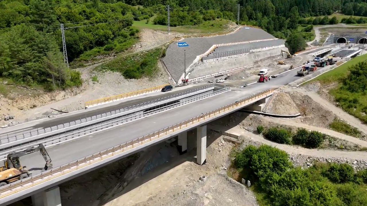 Výstavba diaľnice D1 Hubová  - Ivachnová