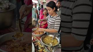 নান্দিনি দি নিজে হাতে সবাইকে যত্ন করে খাওয়াচ্ছেন | Bengali Street Hawker #shorts #streetfood