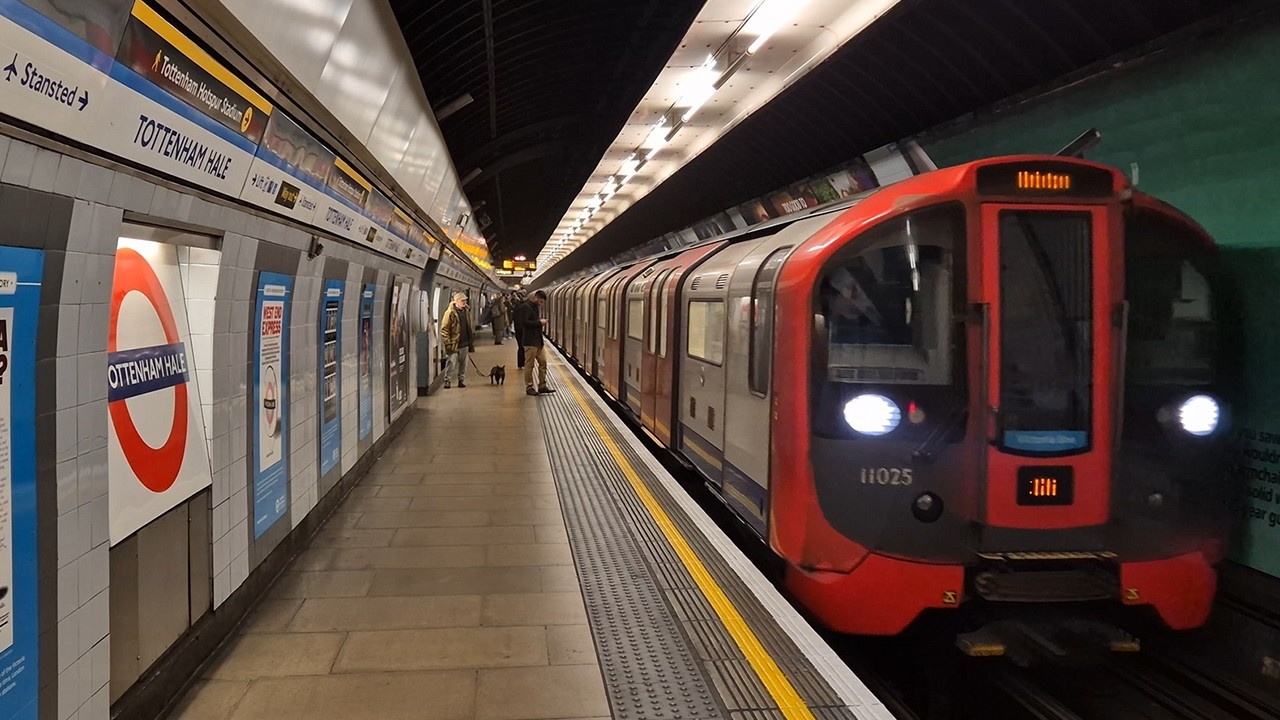 London Underground Victoria Line 2009 Stock Trains (28 February 2026 Pt2)