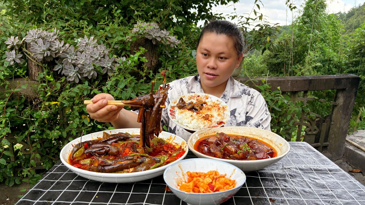 今天做个美味红烧肉，配着香辣茄子吃过瘾 Today eat delicious Braised pork belly and eggplant