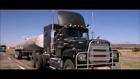 Convoy (1978) Scene Convoy Trucks
