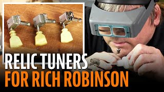 Changing Rich Robinson's Grover tuners back to vintage style Klusons