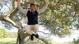 45 YEAR OLD CLIMBS A TREE IN SECONDS!