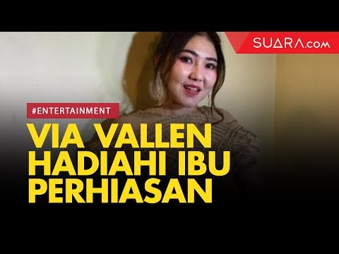 Ibunda Ulang Tahun, Via Vallen Hadiahi Banyak Perhiasan