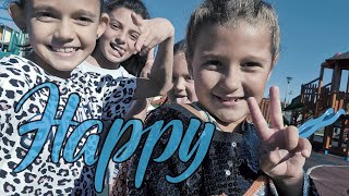 Deea Andreea - Happy (Official Video) Deea Andreea - Happy (Official Video)