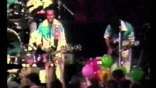 The Merrymen- Feeling Hot Hot Hot Live At Ontario Place