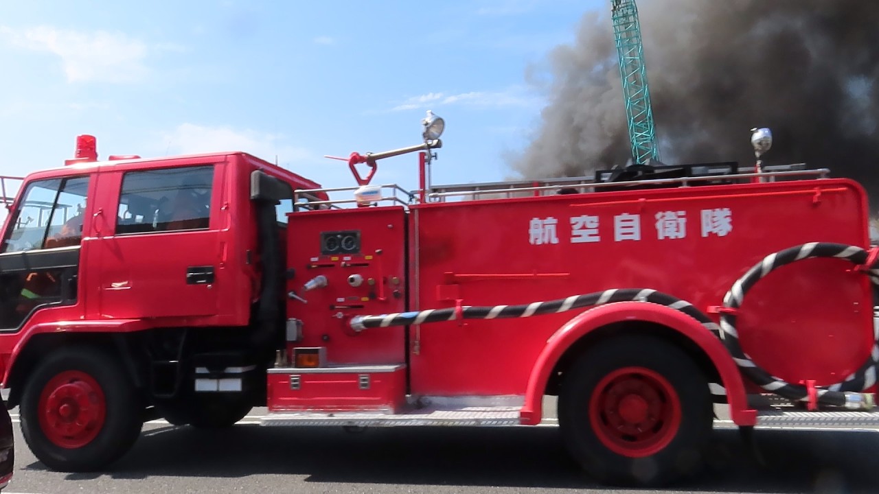 【緊急走行】火災現場に現着する航空自衛隊・遠賀郡消防本部・岡垣町消防団