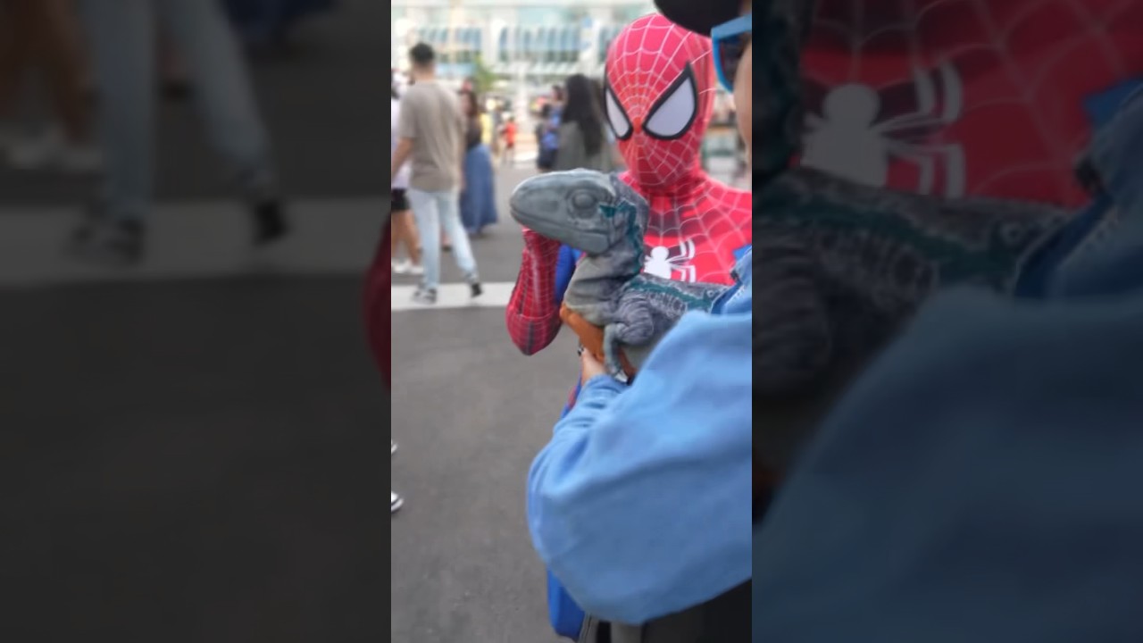 Meeting Blue the Velociraptor!