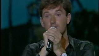 Daniel O'Donnell - The Road and the Miles to Dundee chords