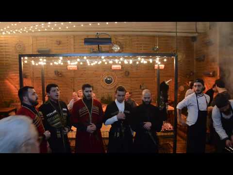 მრავალჟამიერი ახალიწლის ღამეს //// georgian Traditional Polk \"mravaljamieri\"