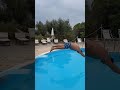 Tuffo in piscina a San Settimio