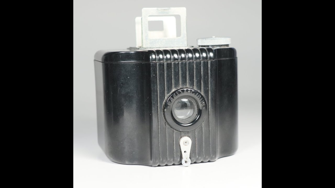 Пленочный фотоаппарат Kodak Baby Brownie, дизайн Teague, проходит проверку