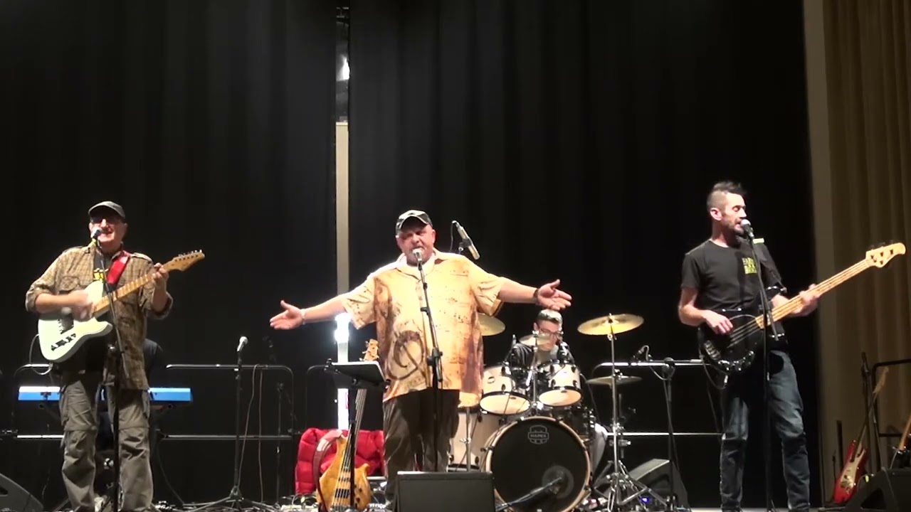 07 L'esibizione dei Farinei dla brigna