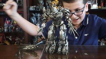 Igen Techie unboxing and reviewing 4Ever Megatron Transformer