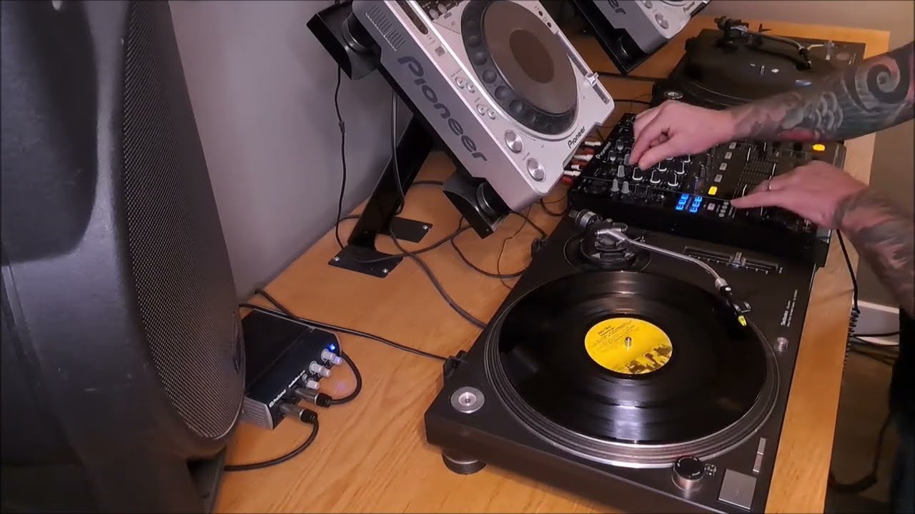 Hardgroove , Hard & Techno music vinyl 140 bpm
